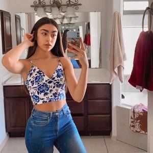 Meet your Posher, Paulina